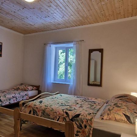 Studio Apartman Kastel Kambelovac Kastela Exterior photo